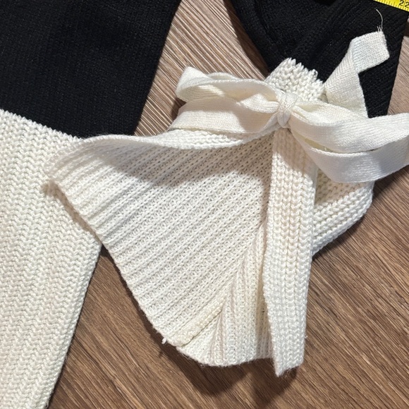 Black and White Women's Sweater with Bow Accents - Picture 4 of 6